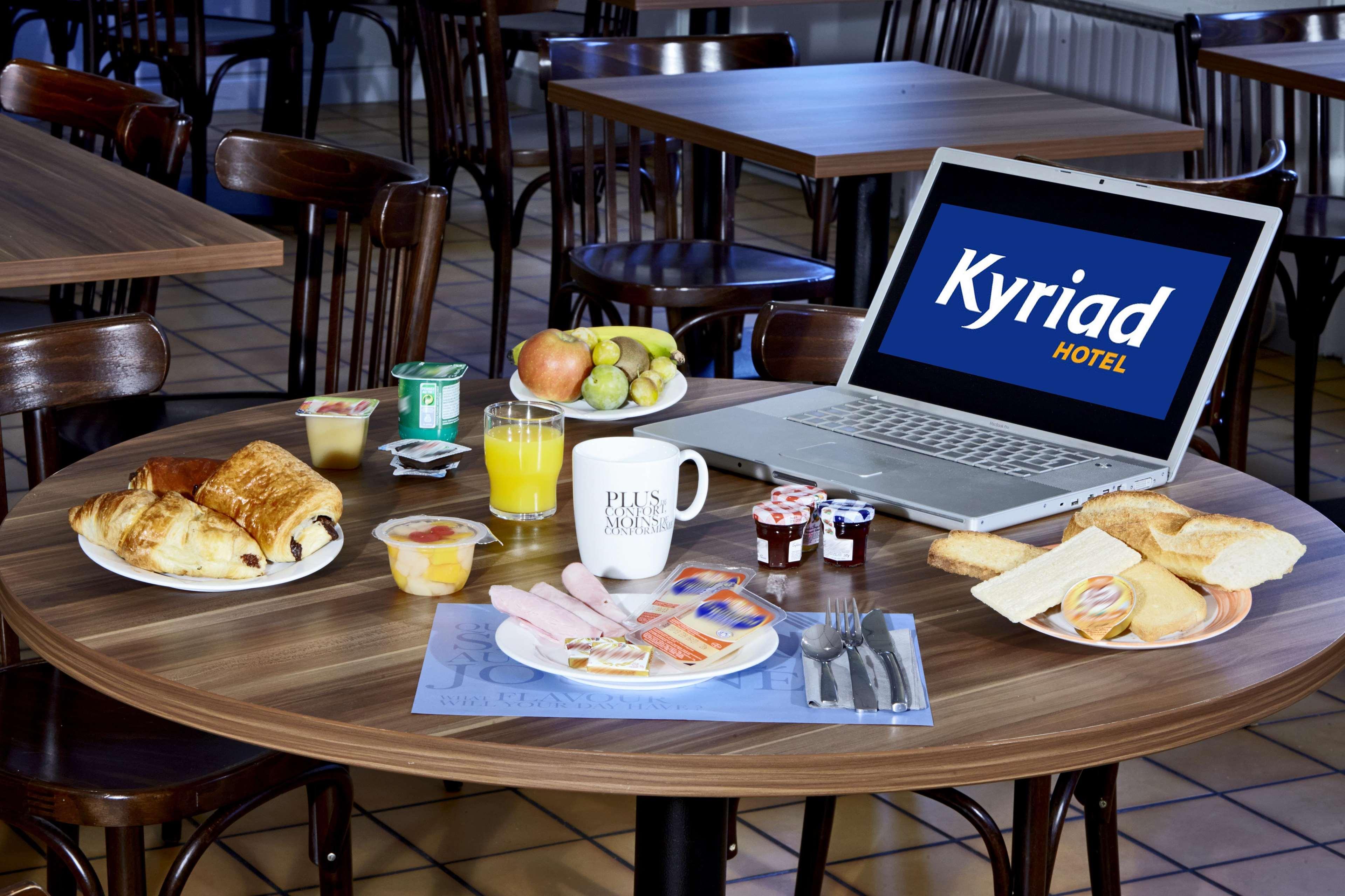 Kyriad Hotel Laval Laval  Bagian luar foto